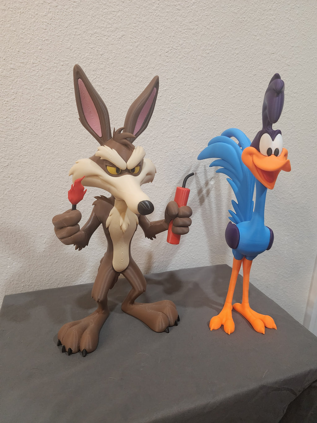Wile Coyote and Road Runner Figure Set – Coyote & Road Bird Inspired 3D Printed Collectible Decor Fan Art