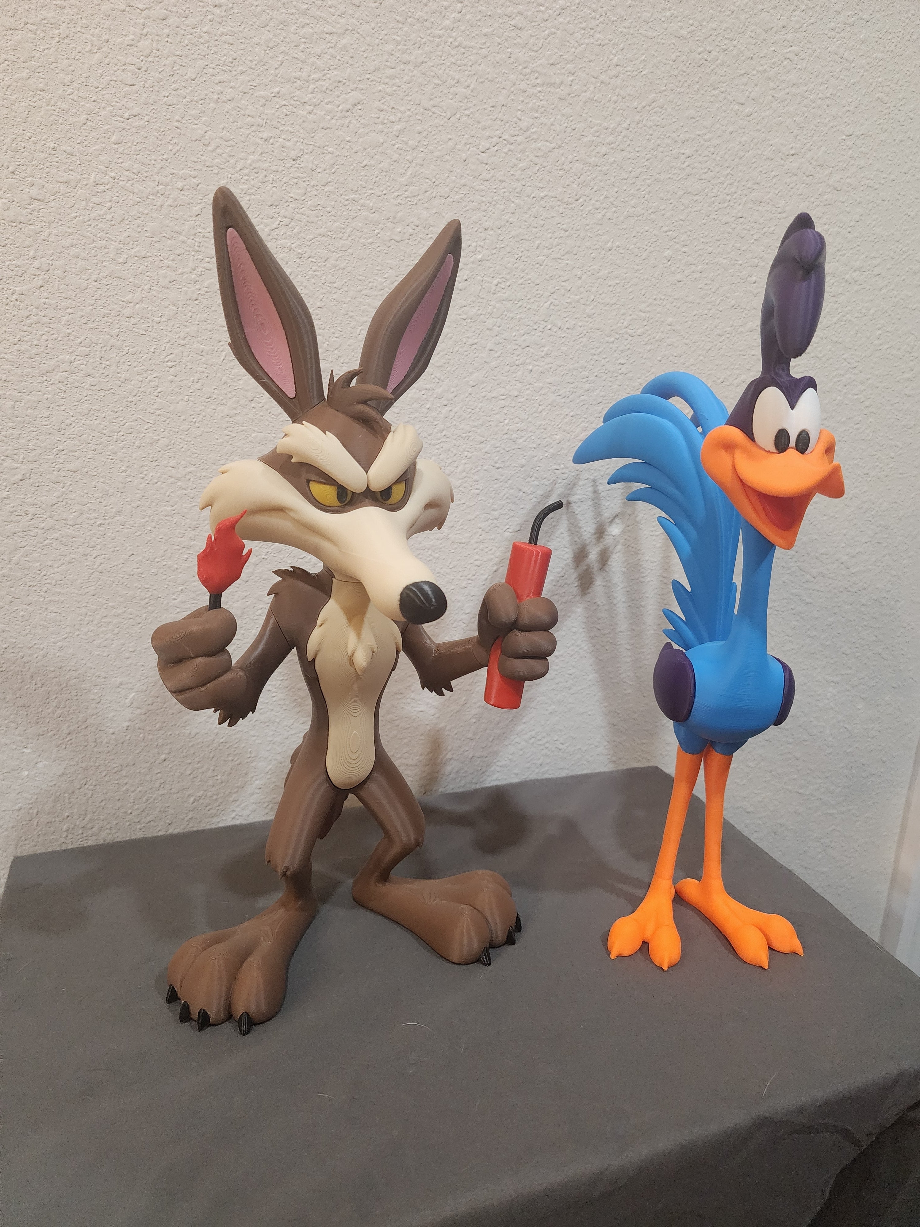 Wile Coyote and Road Runner Figure Set – Coyote & Road Bird Inspired 3D Printed Collectible Decor Fan Art