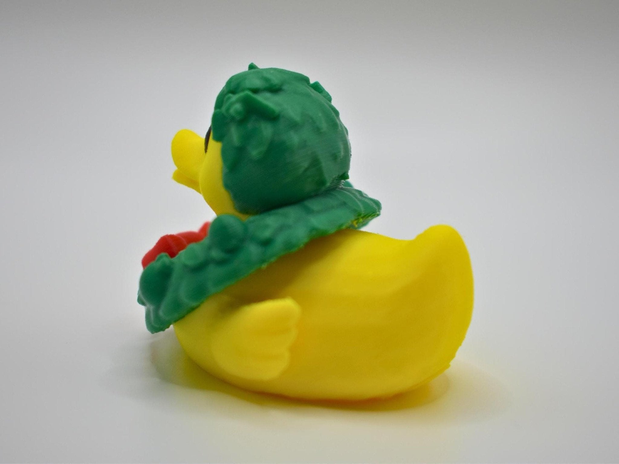 Christmas Duck Figurine with Wreath, Festive Holiday Decoration for Desk or Car - JM Designs