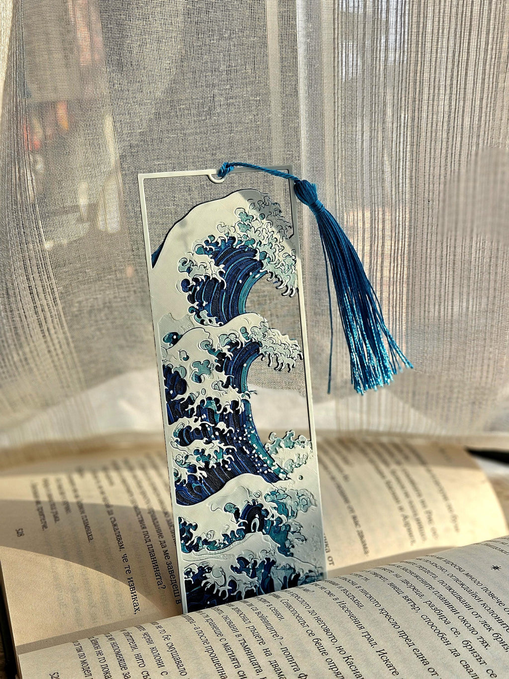 Great Wave Kanagawa Japanese Art Bookmark Accent for Book Lovers  3D printed White & Blue