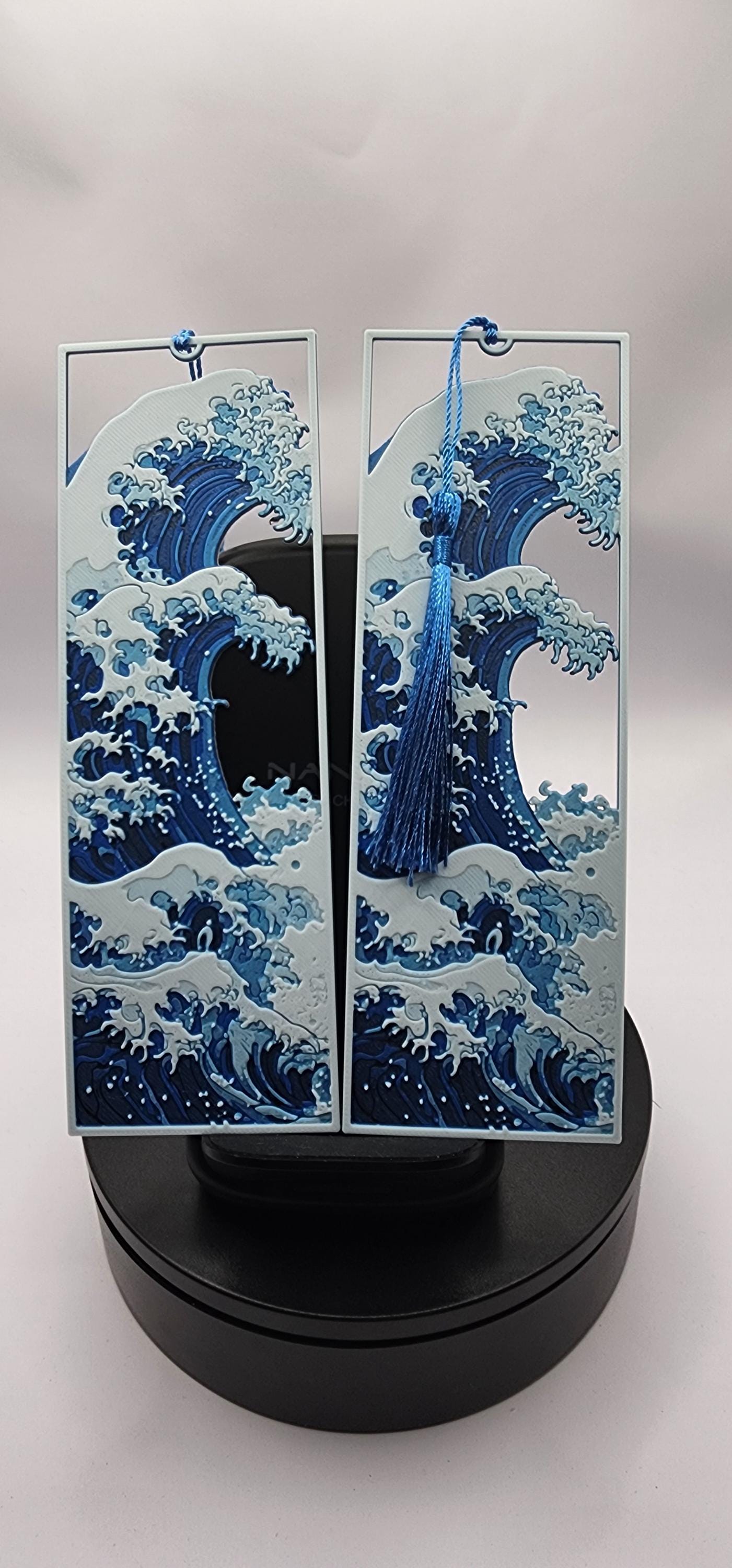 Great Wave Kanagawa Japanese Art Bookmark Accent for Book Lovers  3D printed White & Blue