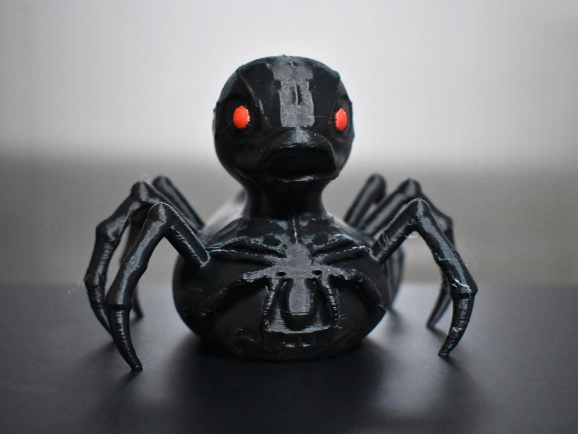Spider Duck Figurine Desk Decoration Gothic Style Horror Collectible Halloween Decor Shelf Display Weird Accessory Gift Idea Creepy Doll
