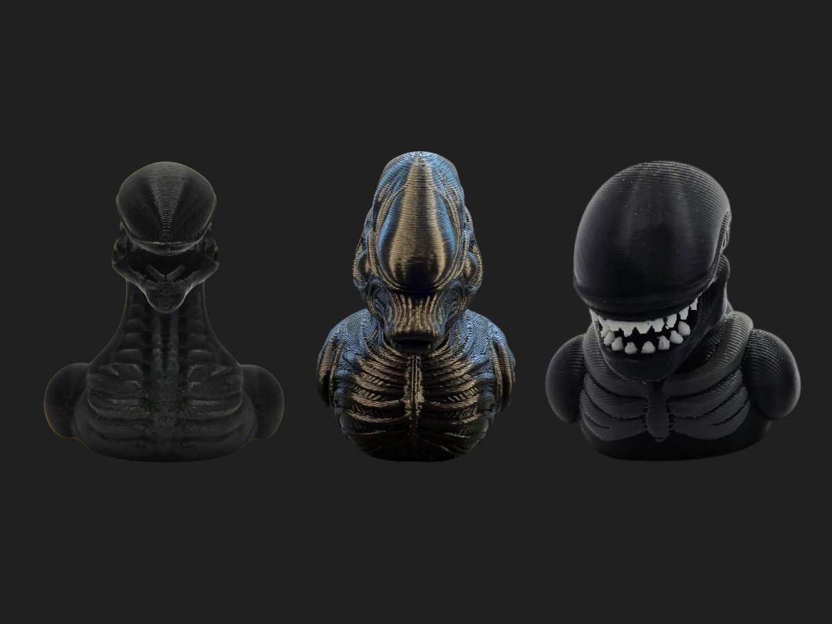 Xenomorph Duck Figurine Display Shelf Decor Item for Office Desk Decoration Horror Fan Art