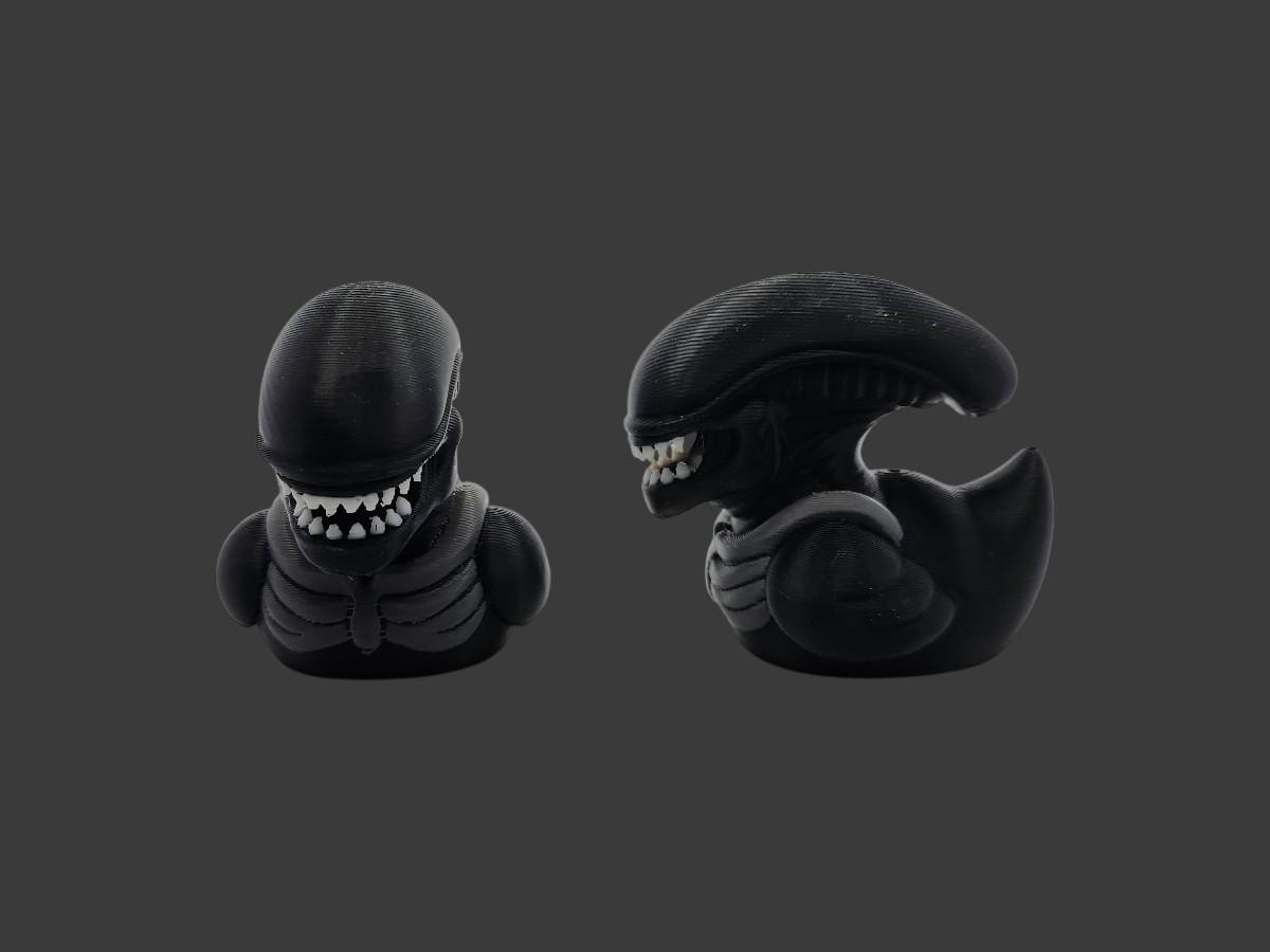 Xenomorph Duck Figurine Display Shelf Decor Item for Office Desk Decoration Horror Fan Art