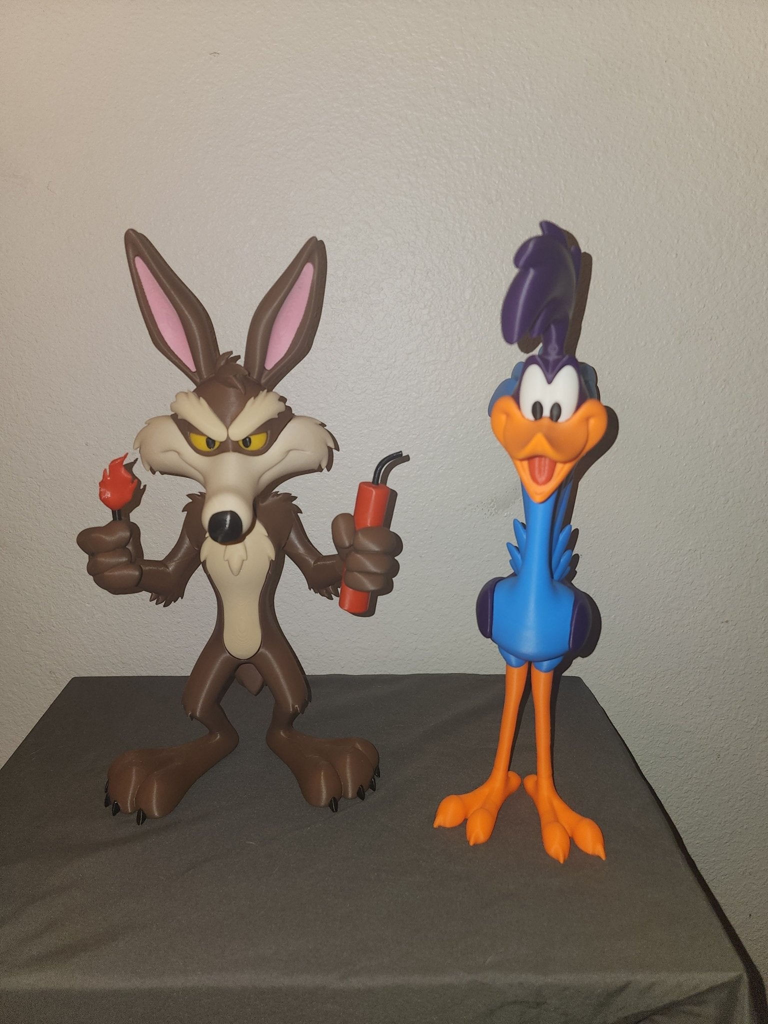 Wile Coyote and Road Runner Figure Set - JM Designs